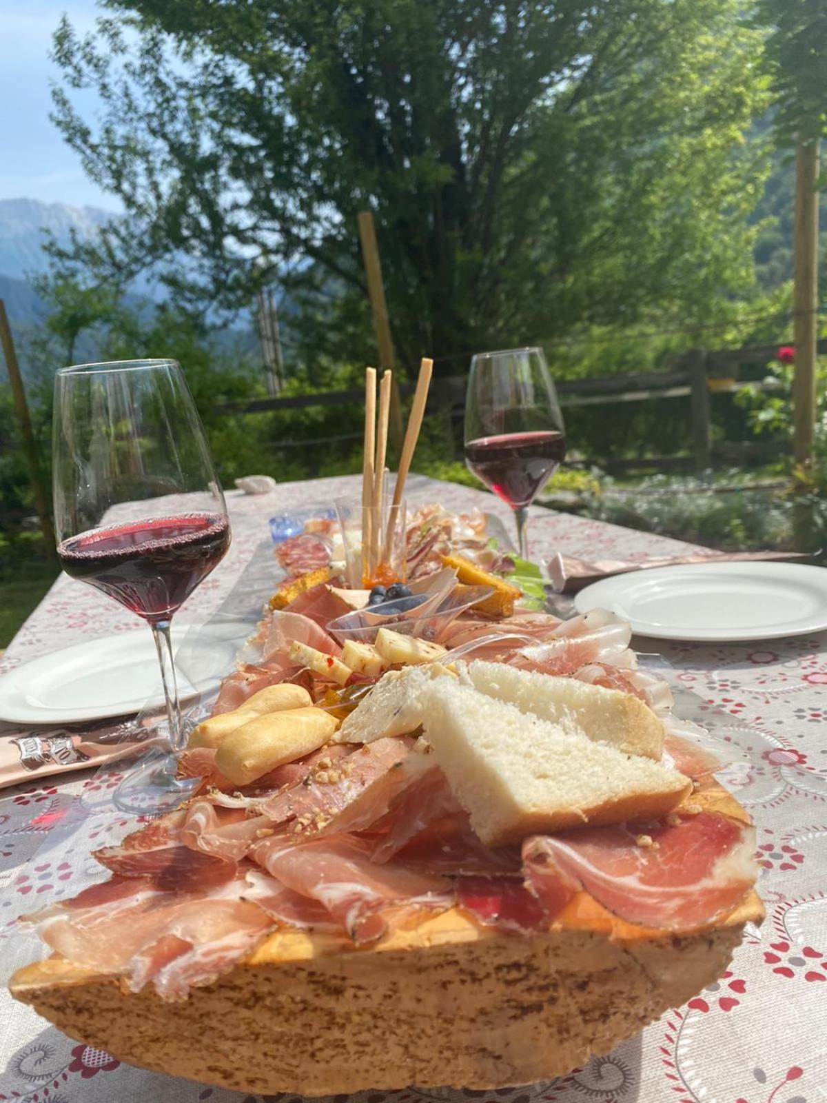 Agriturismo Pian Dei Tass Барчис Екстериор снимка